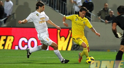 איציק כהן מנסה לעצור את בוזגלו (שי לוי) איציק כהן מנסה לעצור את בוזגלו (שי לוי)