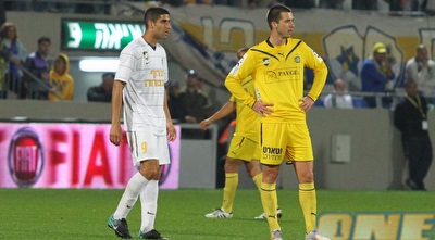 מדוניאנין המום במרכז המגרש, דיין, כובש השער, רוצה עוד אחד (שי לוי) מדוניאנין המום במרכז המגרש, דיין, כובש השער, רוצה עוד אחד (שי לוי)