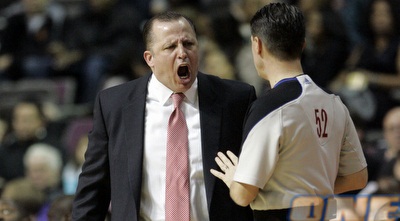 ת´יבודו עצבני. תואר ´מאמן העונה´ צריך ללכת אליו (רויטרס) ת´יבודו עצבני. תואר ´מאמן העונה´ צריך ללכת אליו (רויטרס)