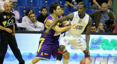 שון ג´יימס (משה חרמון) שון ג´יימס (משה חרמון)