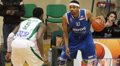 דזמון פארמר מול פרנק רובינסון (עמית מצפה) דזמון פארמר מול פרנק רובינסון (עמית מצפה)