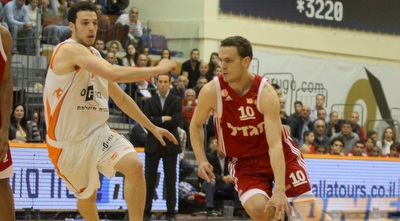 יובל נעימי מול ניצן חנוכי (יניב גונן) יובל נעימי מול ניצן חנוכי (יניב גונן)