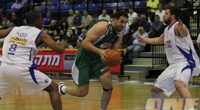 אלישי כדיר נכנס לסל (מור שאולי)