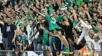 אוהדי מכבי חיפה מאושרים (עמית מצפה) אוהדי מכבי חיפה מאושרים (עמית מצפה)