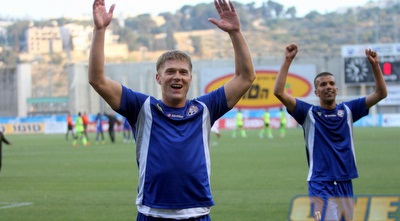 לובריץ´ ומחמוד עבאס חוגגים בסיום (יניב גונן) לובריץ´ ומחמוד עבאס חוגגים בסיום (יניב גונן)