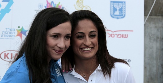 נטע ריבקין וירדן ג'רבי (אורן בן חקון)