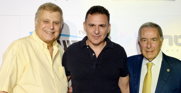 שמעון מזרחי, רוני שוורץ ודייויד פדרמן (מורג ביטון)