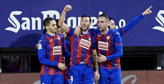 שחקני אייבר חוגגים (La Liga)