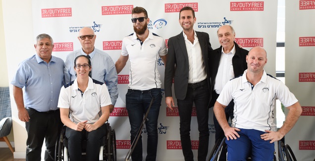 הספורטאים עם דנוס (נעם מורנו)