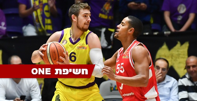 חנן קולמן שומר על טי.ג'יי קליין (חגי מיכאלי)