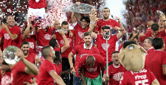 שחקני הפועל באר שבע וצלחת האליפות (רדאד ג'בארה)