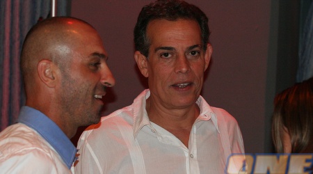המאמן של מכבי, אפי בירנבוים משך תשומת לב...