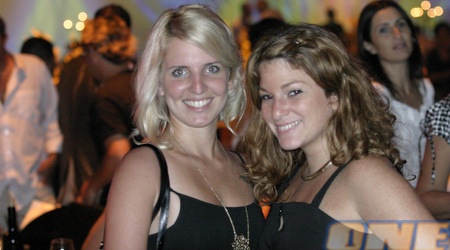 שלום גם לכן! הבלונג'ינג'יות שלנו תמר ריפל ודנה בהט כתבת השטח של ONE