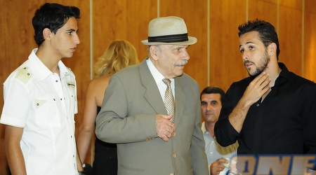 האחים בוזגלו ברגע של סמול טוק