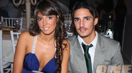 שי רביבו והצמודה, התלבשה אצל טליס