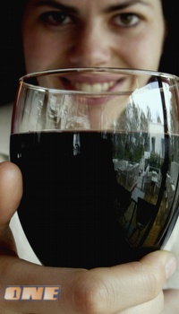 אלכוהול יווני מקומי בהרי לסיטי (רויטרס ) אלכוהול יווני מקומי בהרי לסיטי (רויטרס )