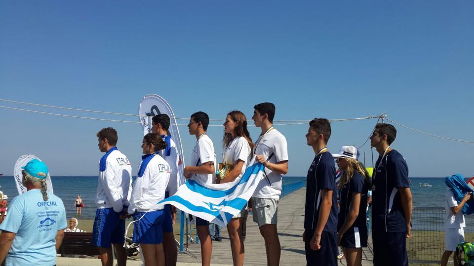 מדלית זהב לקבוצת השליחים של נבחרת קומן במים פתוחים