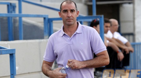 איציק קורנפיין. יחפש מאמן חדש (יוסי ציפקיס)