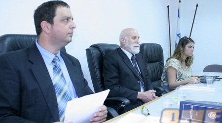 הדיינים שמעוני וסלע (חגי ניזרי)