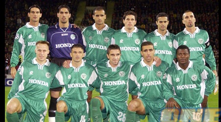 באדיר עם הקבוצה הגדולה של 2002