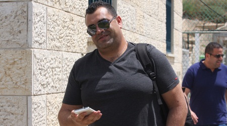 מנחם קורצקי. רעב להצליח (גיא בן זיו)