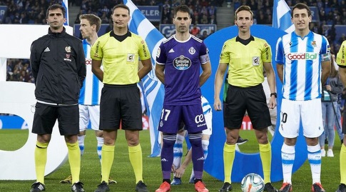 הקפטנים מיקל אויארסבאל וחאבי מויאנו לפני הפתיחה (La Liga)