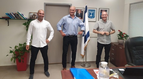 Hili Trooper, Nir Alon and Moshiko Mishalof (ONE system)