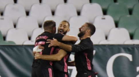 שחקני ריאל מדריד חוגגים עם פדריקו ואלוורדה (La Liga)