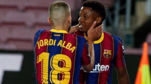 אנסו פאטי חוגג עם ג'ורדי אלבה (La Liga)