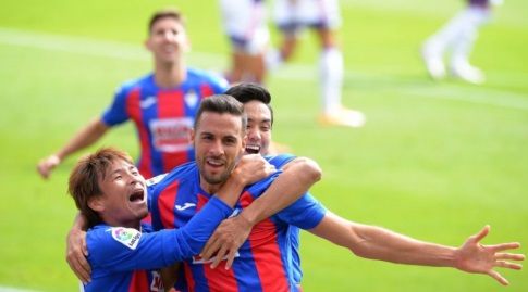 אינוי ומוטו חוגגים עם אסטבן בורגוס (La Liga)