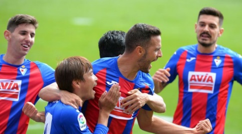 אסטבן בורגוס וטקאשי אינוי חוגגים (La Liga)