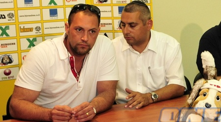 גומא אגייאר. "מעדכנים אותי על כל מה שקורה בקבוצה" (אלעד ירקון)