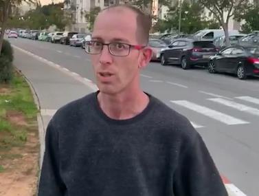 מקומי ברמלה מעיד על זריקת האבנים