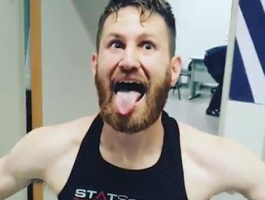 שיגעון! חגיגות הנבחרת מתוך חדר ההלבשה