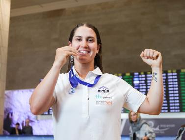 דניאלה פלג לאחר הזכייה באליפות אירופה דניאלה פלג לאחר הזכייה באליפות אירופה